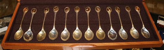 12 parcel gilt commemorative RSPB spoons